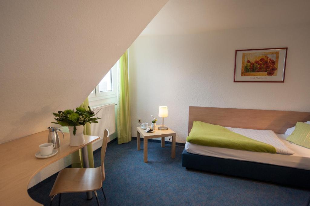 Hotel Koenig Remscheid Room photo